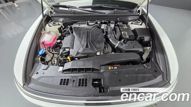 Hyundai Grandeur GN7 — Фото автомобиля 6