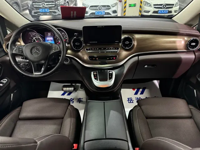 Mercedes-Benz V-Class — Фото автомобиля 9