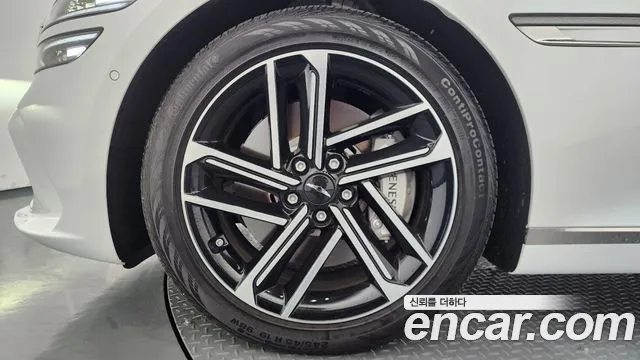 Genesis G80 Бензин 2.5 турбо AWD — Фото автомобиля 2