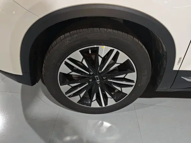 Bestune T77 — Фото автомобиля 22