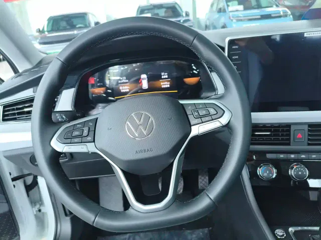 Volkswagen Bora — Фото автомобиля 7
