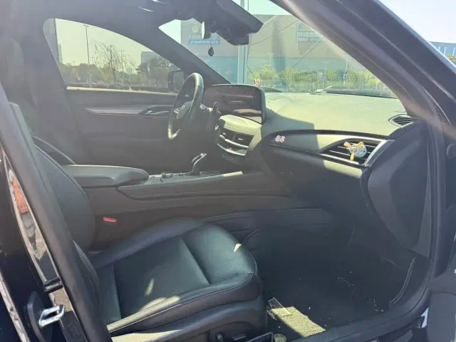 Cadillac CT5 — Фото автомобиля 10