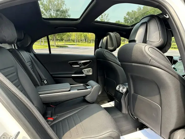 Mercedes-Benz C-Class — Фото автомобиля 11