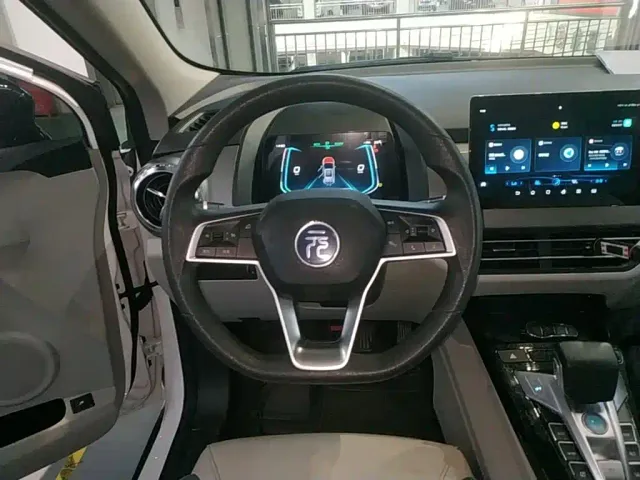 BYD Yuan Pro — Фото автомобиля 10
