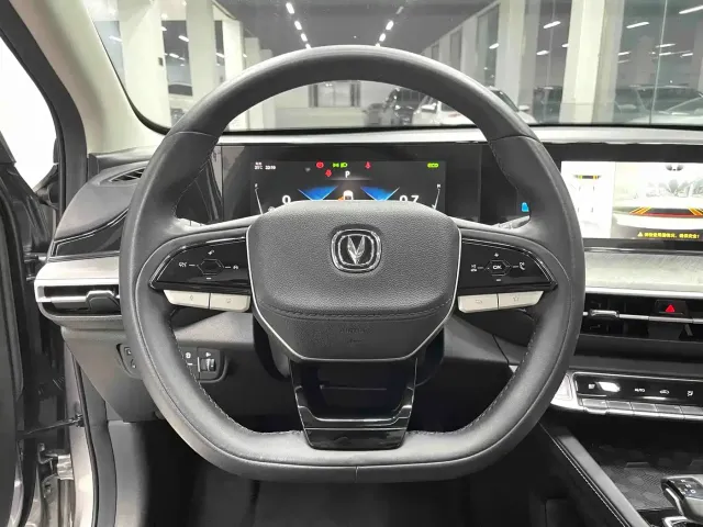 Changan Eado — Фото автомобиля 8