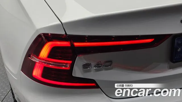 Вольво S60 S60 третьего поколения B5 Ultimate Bright — Фото автомобиля 22