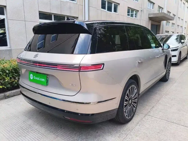 Nio ES8 — Фото автомобиля 6