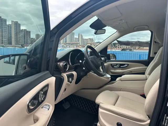 Mercedes-Benz V-Class — Фото автомобиля 10