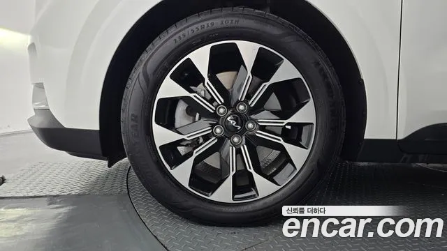 Kia Carnival — Фото автомобиля 5