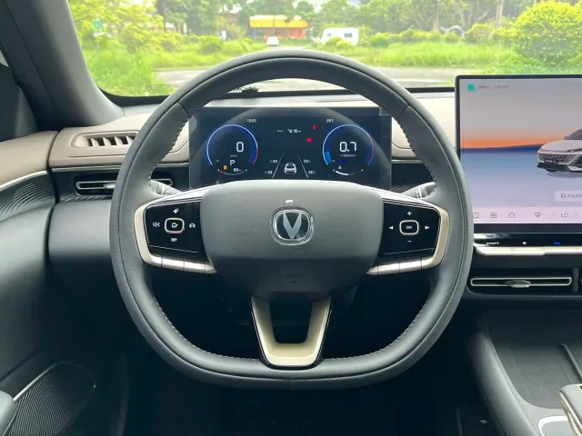 Changan Eado — Фото автомобиля 14