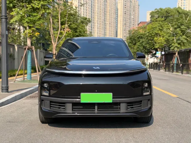 Li Auto L9 — Фото автомобиля 2