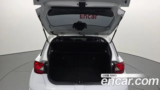 Hyundai Venue — Фото автомобиля 20