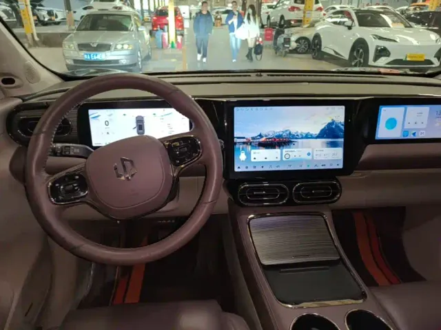 Leapmotor C11 — Фото автомобиля 13