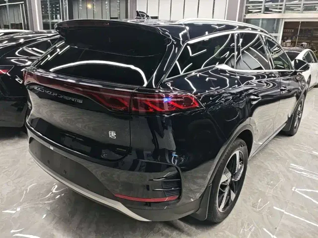 BYD Tang — Фото автомобиля 6
