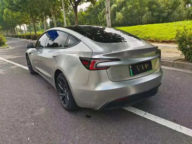Tesla Model 3 — Фото автомобиля 8