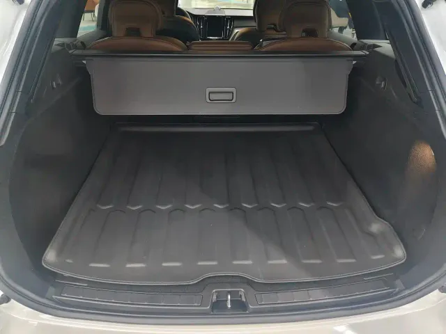 Volvo XC60 — Фото автомобиля 13
