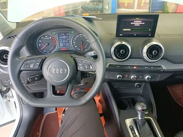 Audi Q2L — Фото автомобиля 9