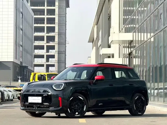 Фотография автомобиля — MINI Electric MINI JCW ACEMAN