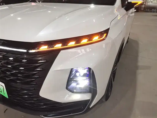 Roewe RX5 eMAX — Фото автомобиля 23