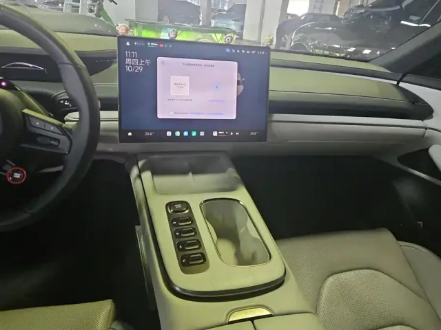 Xiaomi SU7 — Фото автомобиля 13