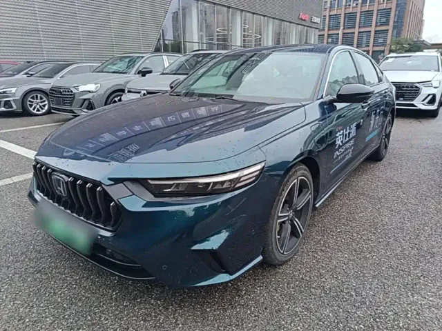 Фотография автомобиля — Honda Inspire Hybrid