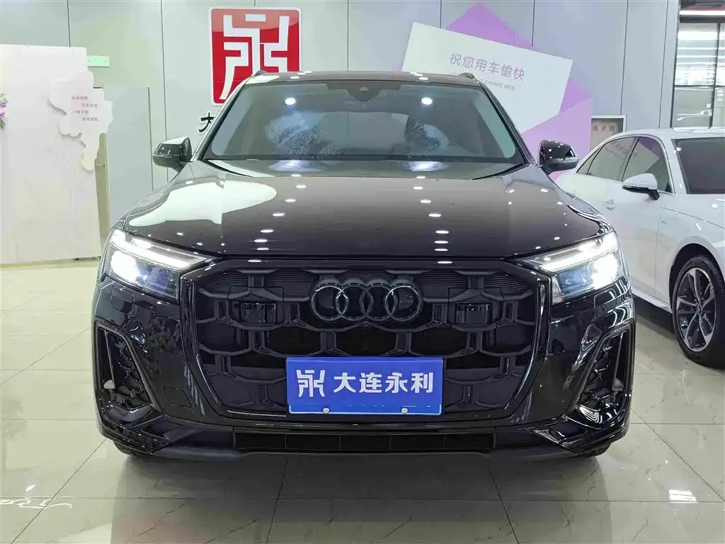 Audi Audi Q7 2025 45 TFSI quattro S line Black Warrior — Фото автомобиля 2
