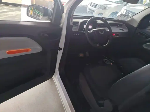 Wuling Hongguang Mini EV — Фото автомобиля 15