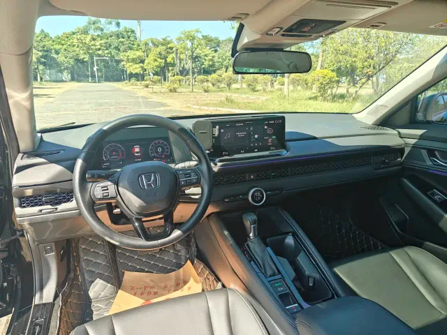 Honda Accord — Фото автомобиля 12
