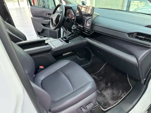 Toyota Sienna — Фото автомобиля 11
