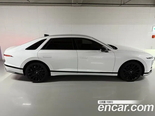 Hyundai Grandeur Grandeur (GN7) 2.5 Бензин 2WD — Фото автомобиля 4