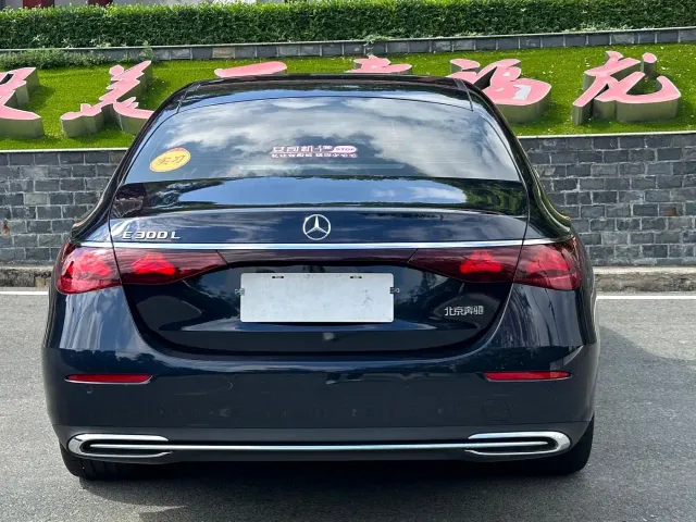 Mercedes-Benz E-Class — Фото автомобиля 7