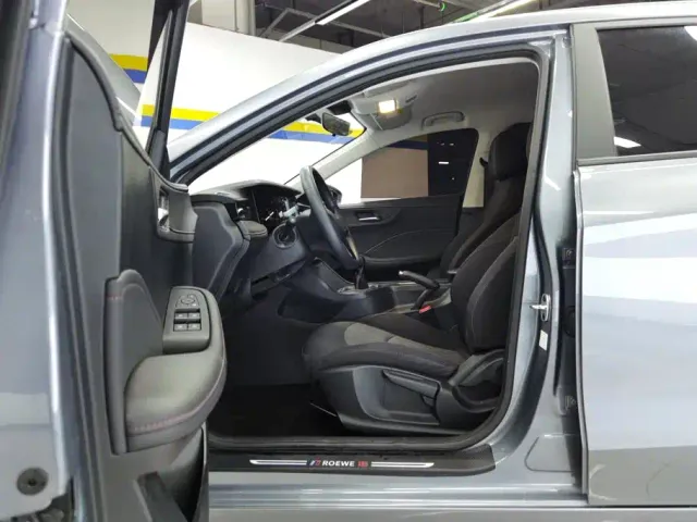 Roewe i5 — Фото автомобиля 9