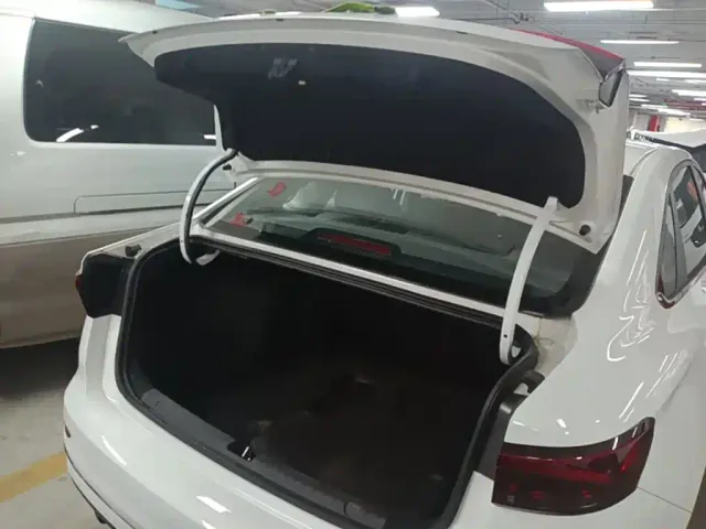 Geely Emgrand — Фото автомобиля 18