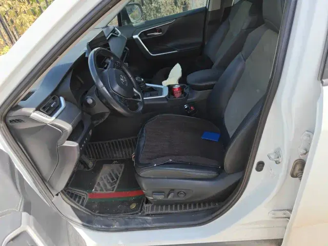 Toyota RAV4 — Фото автомобиля 11