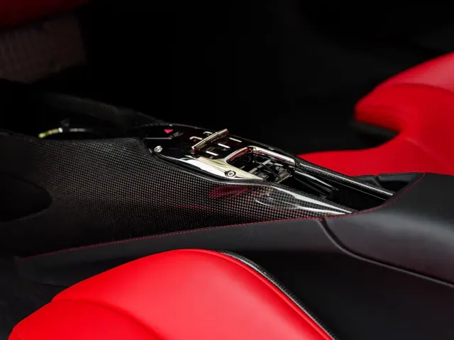 Ferrari SF90 — Фото автомобиля 12