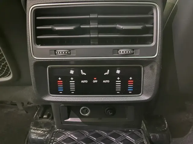 Audi Q7 — Фото автомобиля 16