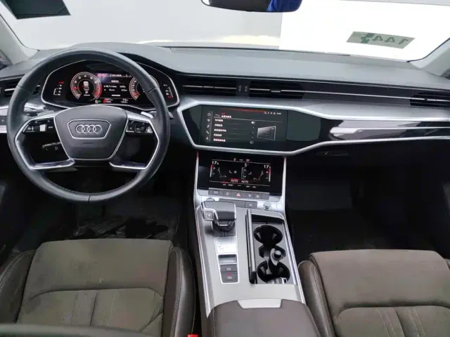 Audi A7L — Фото автомобиля 12