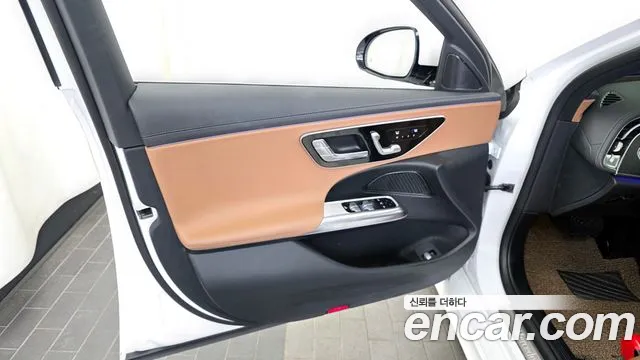 Mercedes-Benz E-Class — Фото автомобиля 22