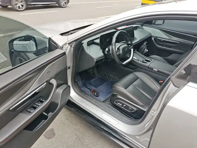 Xpeng P7 — Фото автомобиля 15