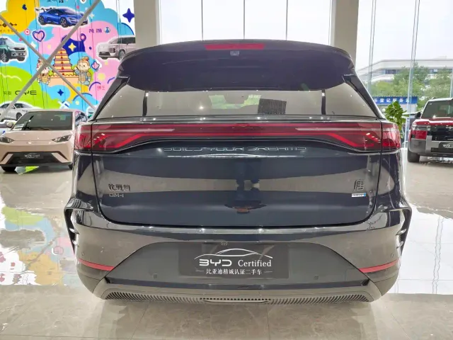 BYD Tang — Фото автомобиля 6