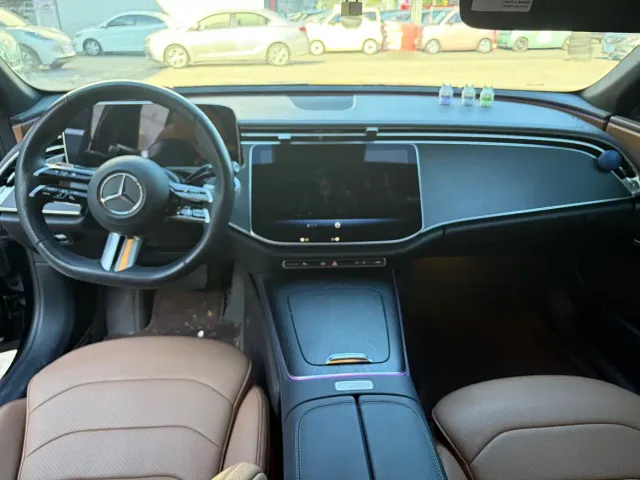 Mercedes-Benz E-Class — Фото автомобиля 5
