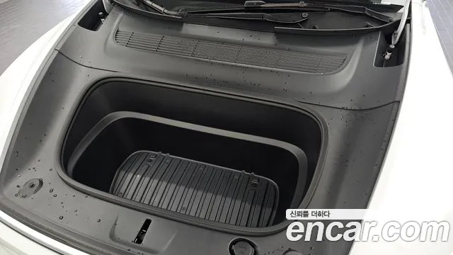 Tesla Model Y — Фото автомобиля 9