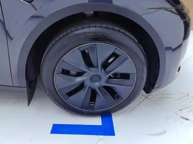Tesla Model Y — Фото автомобиля 6