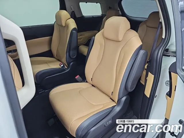Kia Carnival Generation 4 — Фото автомобиля 12