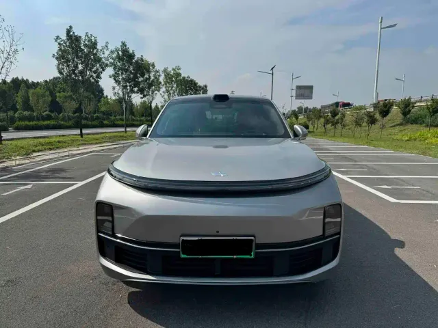 Li Auto L9 — Фото автомобиля 2