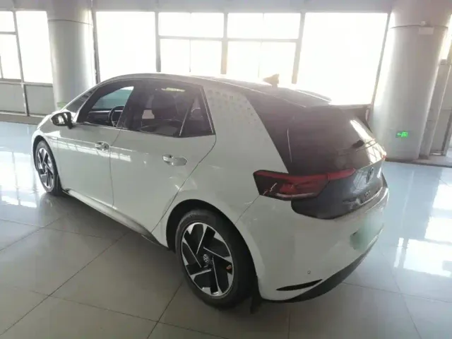 Volkswagen ID.3 — Фото автомобиля 4
