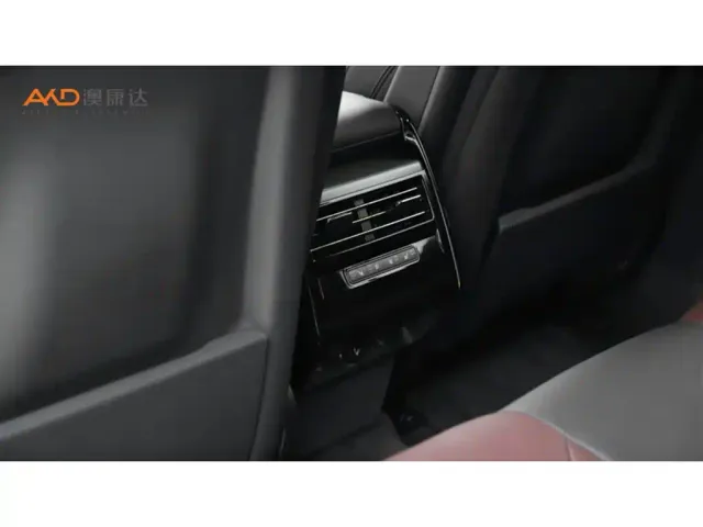 Land Rover Range Rover Sport — Фото автомобиля 9