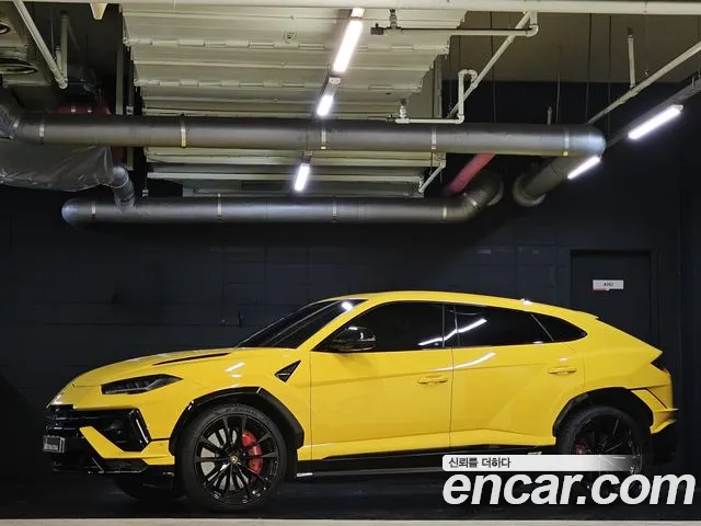 Lamborghini Urus — Фото автомобиля 3