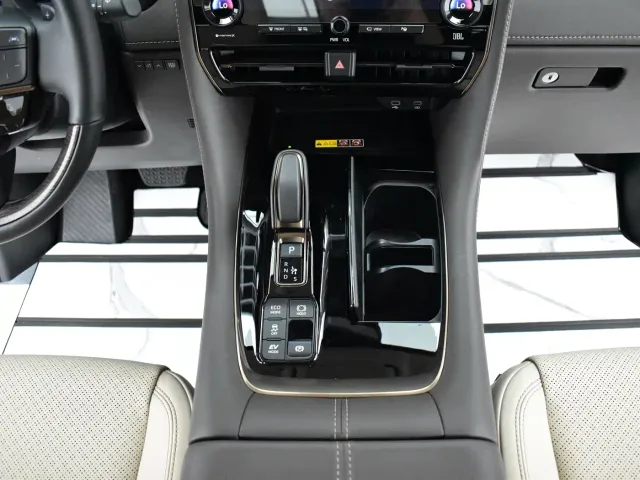 Toyota Alphard — Фото автомобиля 9