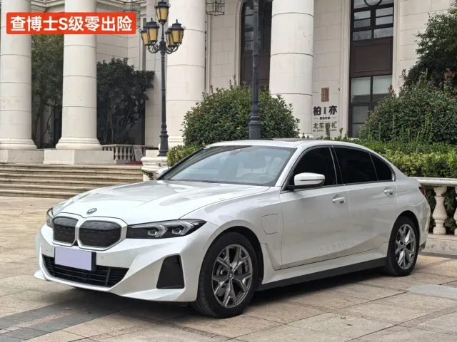 Фотография автомобиля — BMW i3
